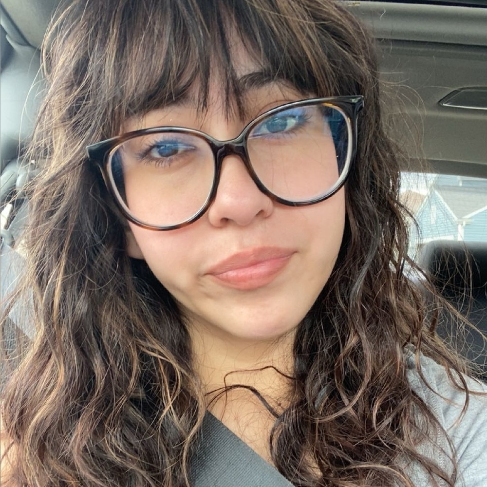 Meet your Posher, Izzie